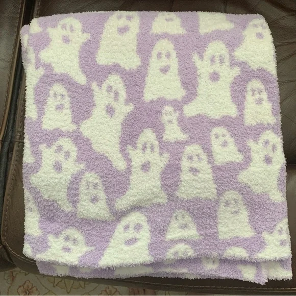 Happy Halloween Lavender Ghost Blanket 50” x 60” Extra Soft Feather Knit Throw